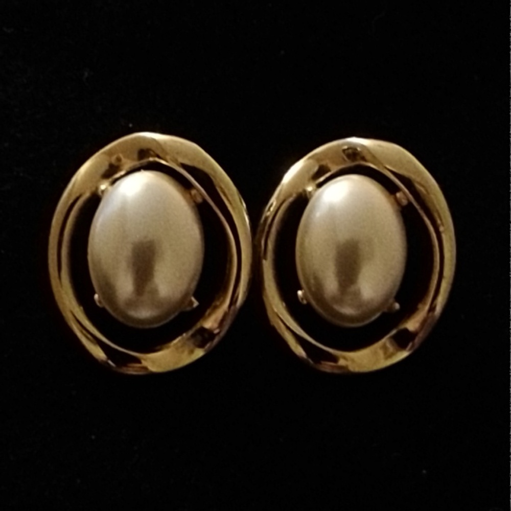 Vintage 1980's Gold Over Silver & Faux Baroque Pearl Earrings W MatchingNecklace - Picture 2 of 7